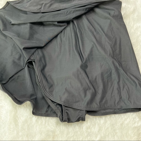 NWOT Miraclesuit Bandeau One-Piece Embellished Swimsuit in Black Size 8 - Picture 5 of 12